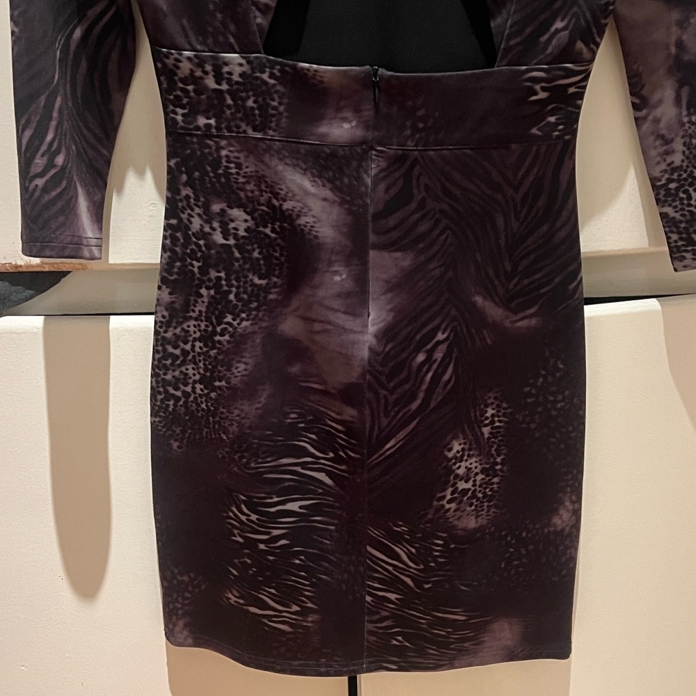 Patterned Bodycon Dress - Picture 5 of 5